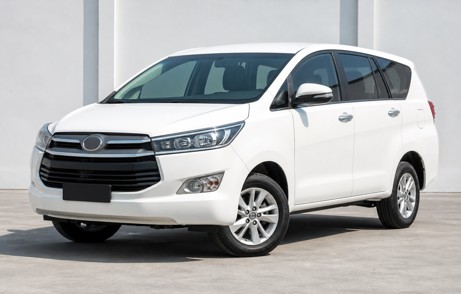 Rental Toyota Innova Reborn Diesel Bekasi