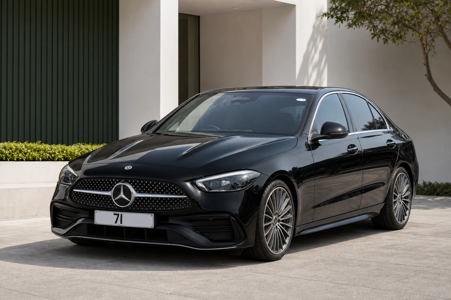 Mercedes-Benz C300 untuk mobil premium dengan driver