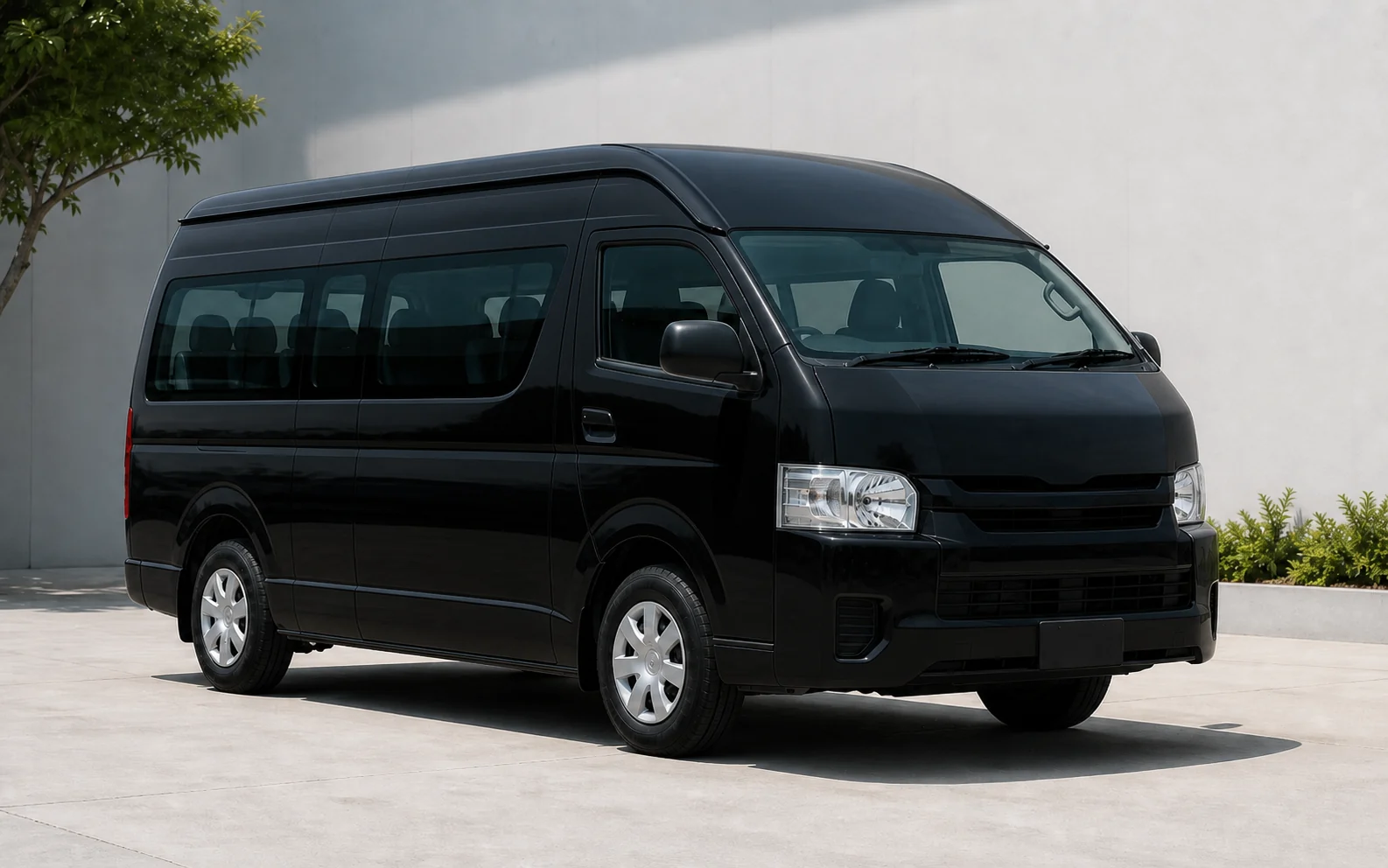 Toyota Hiace untuk Sewa Mobil Harian dengan Driver